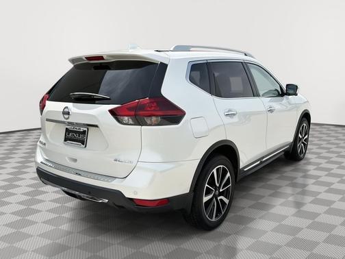 Pearl White Tricoat 2019 Nissan Rogue SL