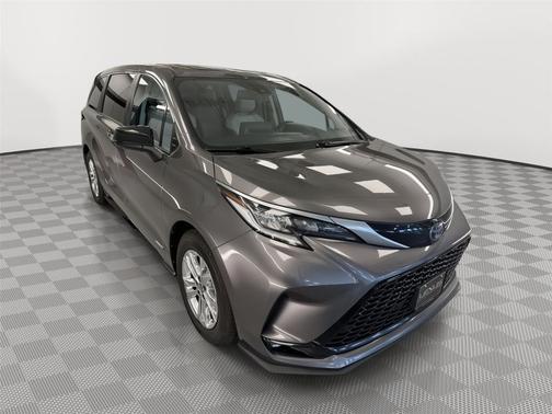 2021 Toyota Sienna XSE 7 Passenger