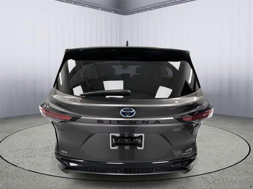 2021 Toyota Sienna XSE 7 Passenger