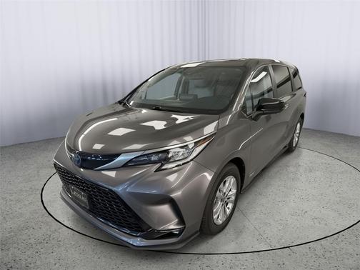 2021 Toyota Sienna XSE 7 Passenger