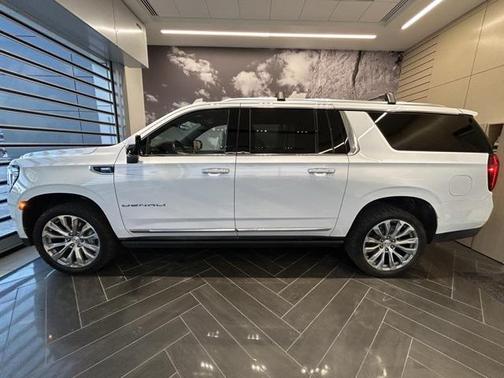 2022 GMC Yukon XL Denali