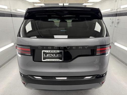 2025 Land Rover Discovery P360 Dynamic SE