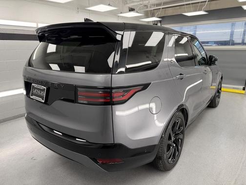 2025 Land Rover Discovery P360 Dynamic SE