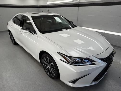 2023 Lexus ES 250 Base