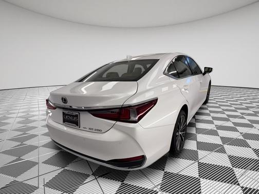 2023 Lexus ES 250 Base