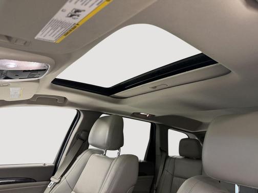 Dark Charcoal Pearlcoat 2011 Jeep Grand Cherokee Laredo