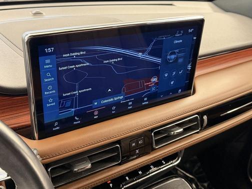 JEWEL SANDSTONE METALLIC PC 2023 Lincoln Nautilus Reserve