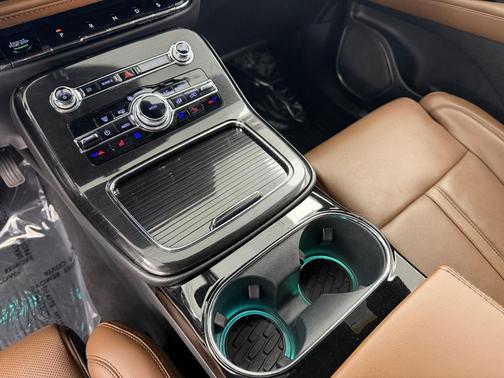 JEWEL SANDSTONE METALLIC PC 2023 Lincoln Nautilus Reserve