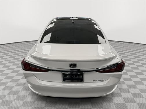 Eminent White Pearl 2025 Lexus ES 350 Luxury