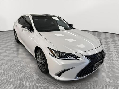Eminent White Pearl 2025 Lexus ES 350 Luxury