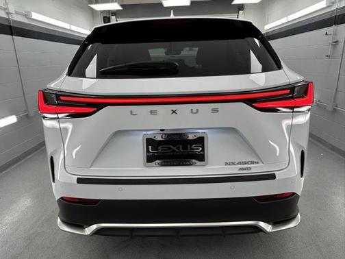 2024 Lexus NX 450h+ F SPORT Handling