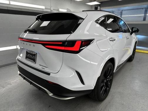 2024 Lexus NX 450h+ F SPORT Handling