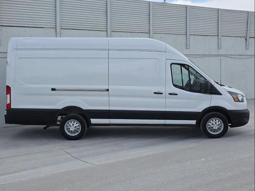 Oxford White 2023 Ford Transit-250 Base