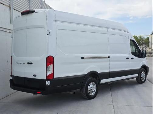 Oxford White 2023 Ford Transit-250 Base