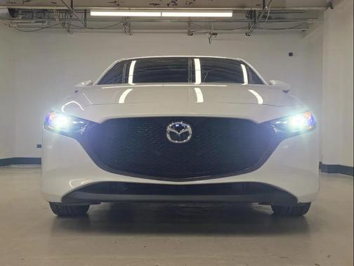 White 2019 Mazda Mazda3 FWD