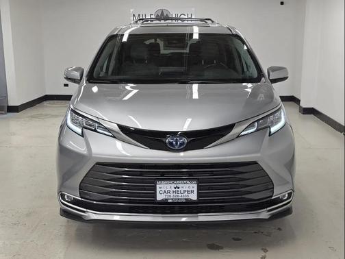 Silver 2022 Toyota Sienna Limited