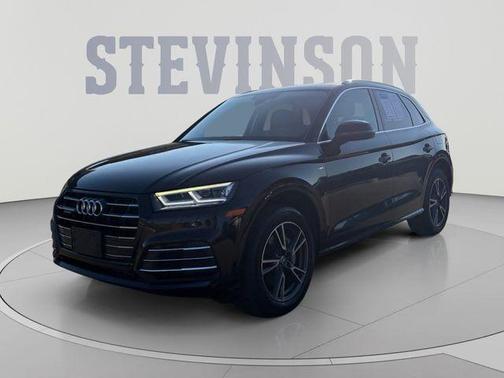 Mythos Black Metallic 2020 Audi Q5 e 55 Premium
