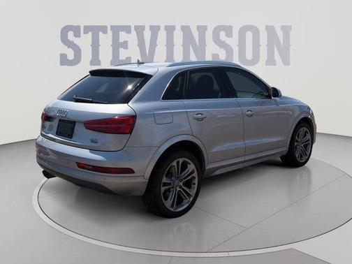 Florett Silver Metallic 2016 Audi Q3 2.0T Premium Plus