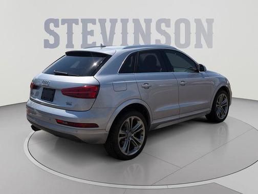 Florett Silver Metallic 2016 Audi Q3 2.0T Premium Plus