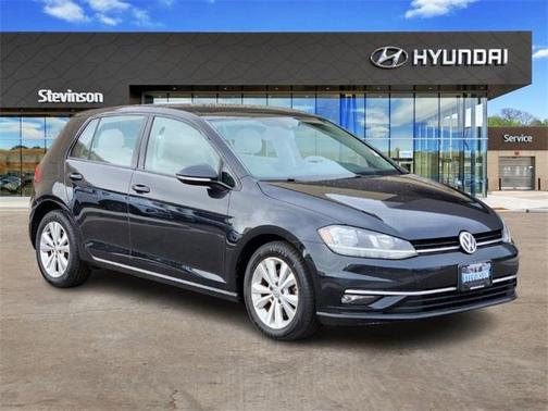 2018 Volkswagen Golf TSI SE