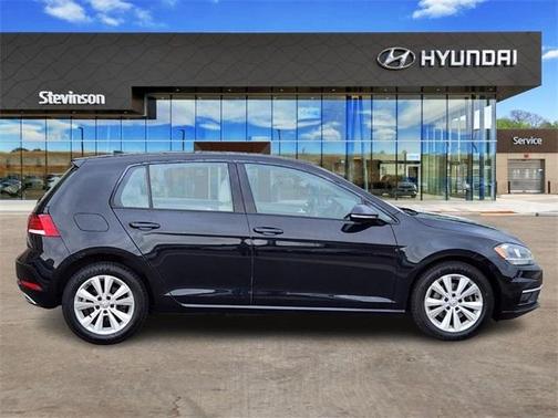 2018 Volkswagen Golf TSI SE