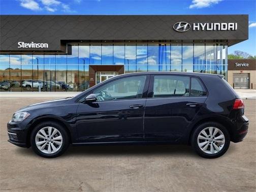 2018 Volkswagen Golf TSI SE