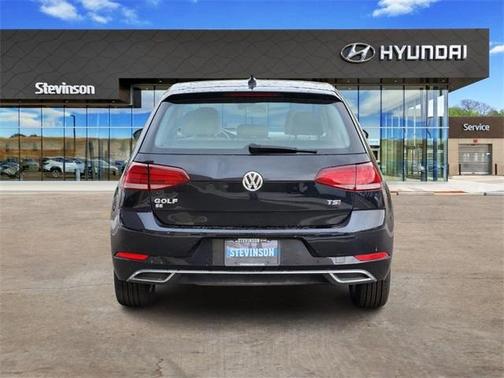2018 Volkswagen Golf TSI SE