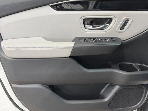Platinum White 2025 Honda Pilot EX-L