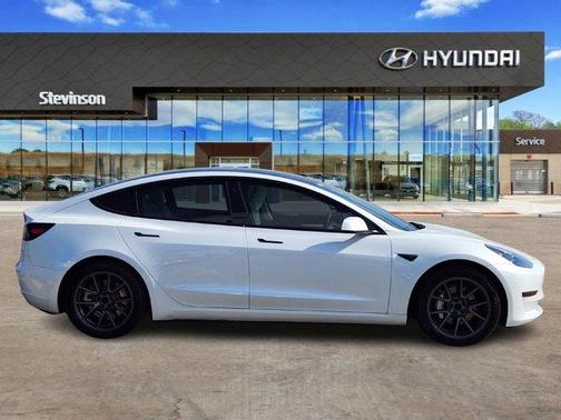 2022 Tesla Model 3 Base