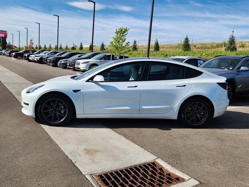 2022 Tesla Model 3 Base