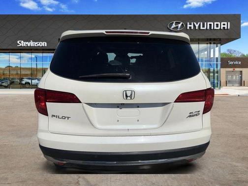 White Diamond Pearl 2018 Honda Pilot Elite