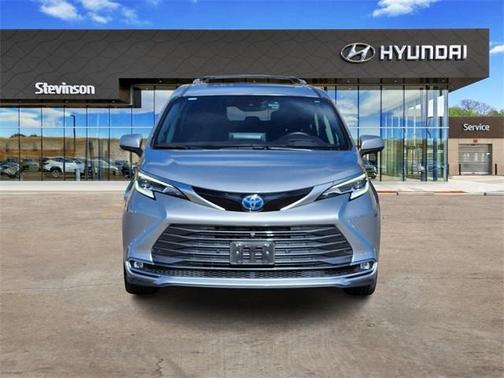2023 Toyota Sienna Platinum 7 passenger
