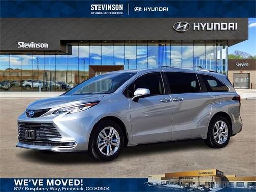 2023 Toyota Sienna Platinum 7 passenger