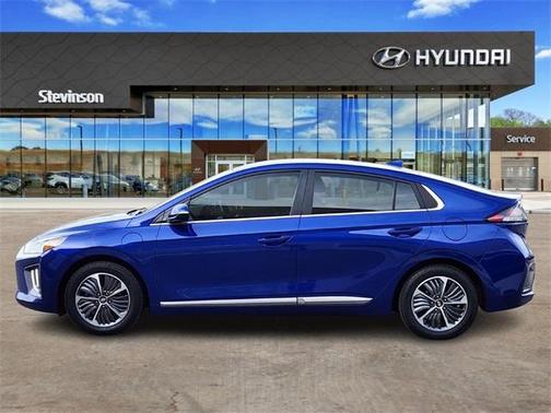 2022 Hyundai IONIQ Plug-In Hybrid SEL
