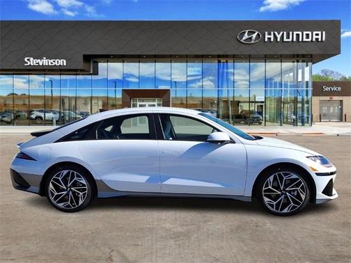 2025 Hyundai IONIQ 6 SEL