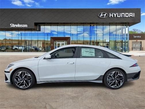 2025 Hyundai IONIQ 6 SEL