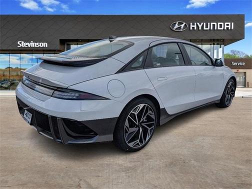 2025 Hyundai IONIQ 6 SEL