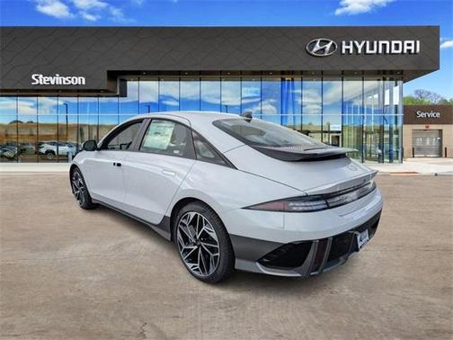2025 Hyundai IONIQ 6 SEL