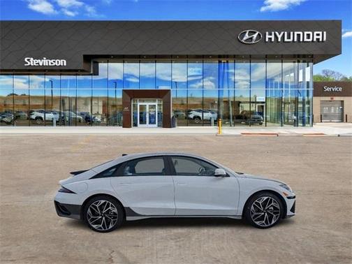 2025 Hyundai IONIQ 6 SEL