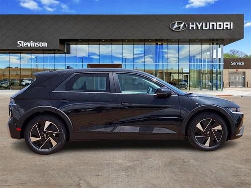 2025 Hyundai IONIQ 5 SE