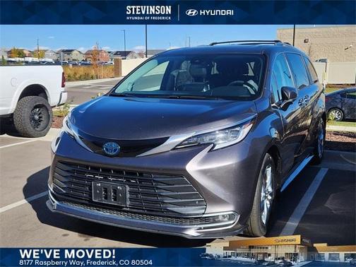 2023 Toyota Sienna Limited