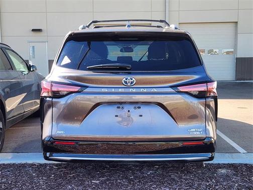2023 Toyota Sienna Limited