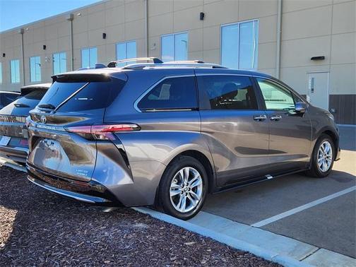 2023 Toyota Sienna Limited