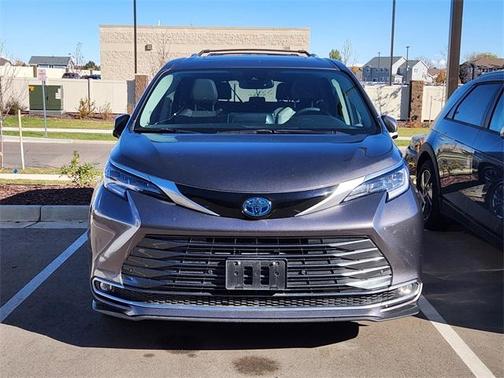 2023 Toyota Sienna Limited