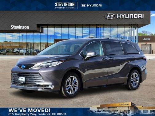 2023 Toyota Sienna Limited