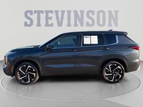 Black Diamond 2024 Mitsubishi Outlander SE