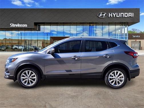 2022 Nissan Rogue Sport SV