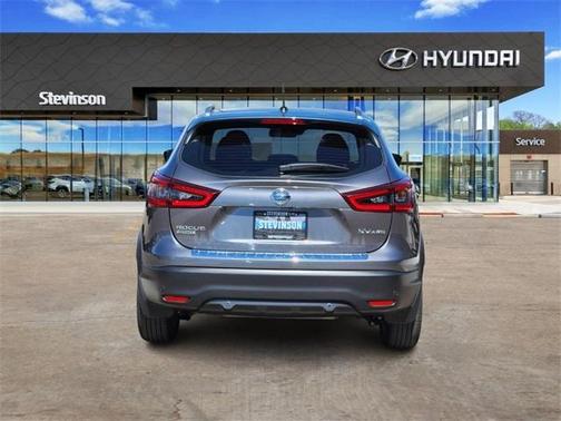 2022 Nissan Rogue Sport SV