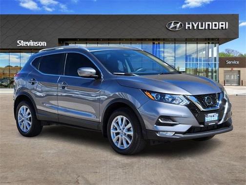 2022 Nissan Rogue Sport SV