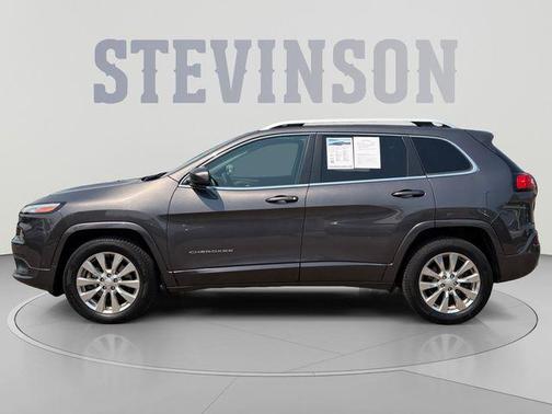 Granite Crystal Clearcoat Metallic 2018 Jeep Cherokee Overland